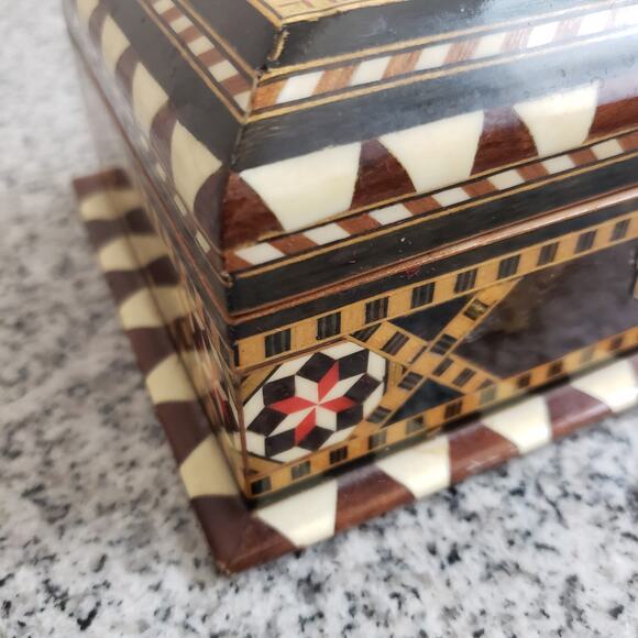 VTG Locking Wood Marquetry Handmade Jewelry Trinket‎ Box Intricate Inlaid w/ Key - Picture 14 of 16